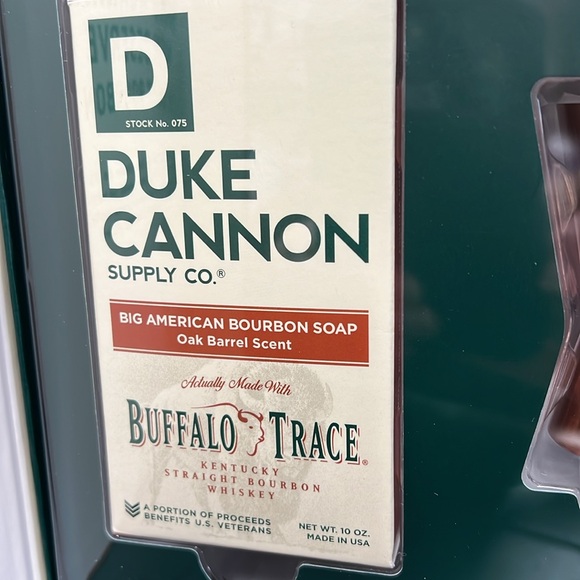 New Buffalo Trace Gift Set - Picture 5 of 15